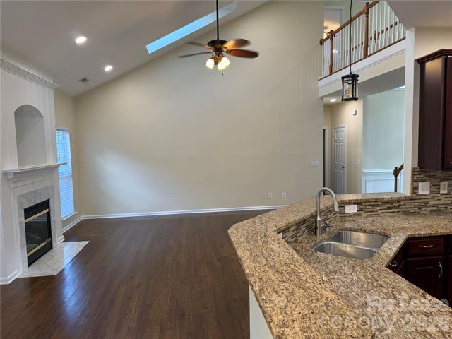 10822 Chamberlain Hall Court, Charlotte, NC 28277
