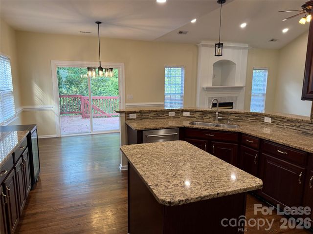 10822 Chamberlain Hall Court, Charlotte, NC 28277