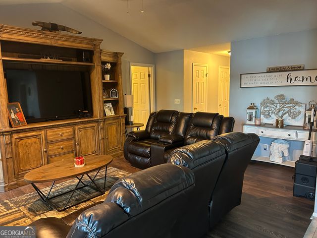 1054 N Plantation Parkway, Macon, GA 31220