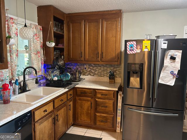 1054 N Plantation Parkway, Macon, GA 31220