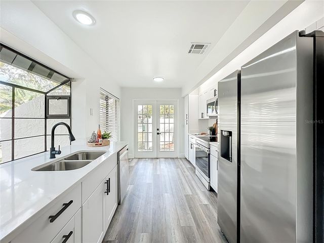 700 LAKESIDE PLACE, Longwood, FL 32750