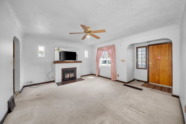 4011 N Hawthorne St, Spokane, WA 99205