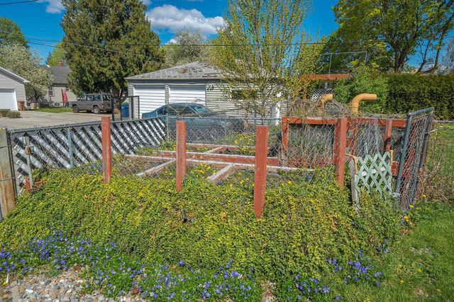 4011 N Hawthorne St, Spokane, WA 99205