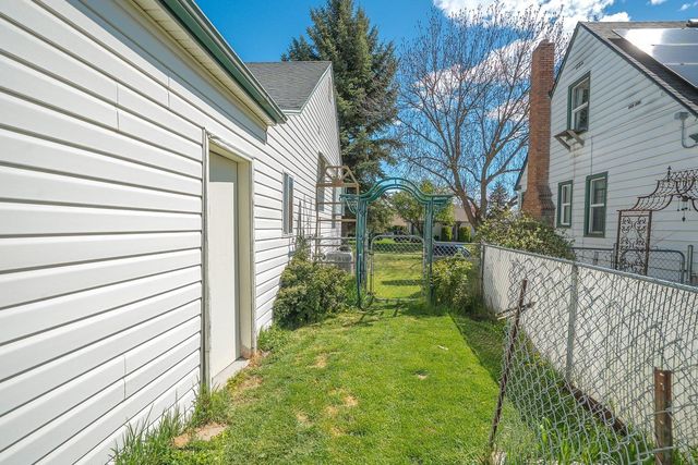 4011 N Hawthorne St, Spokane, WA 99205