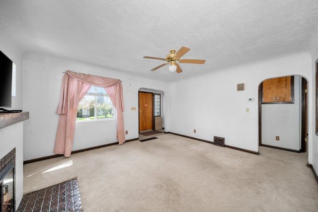 4011 N Hawthorne St, Spokane, WA 99205