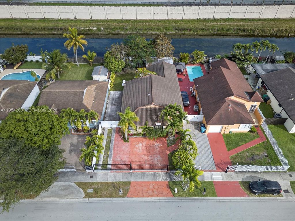 Image 2 of property listing at 17307 SW 115th Ave, Miami, FL 33157