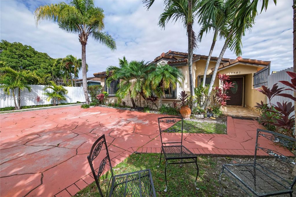 Image 5 of property listing at 17307 SW 115th Ave, Miami, FL 33157