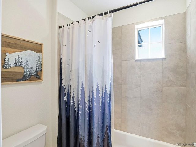 8275 Arapahoe Peak St, Littleton, CO 80125