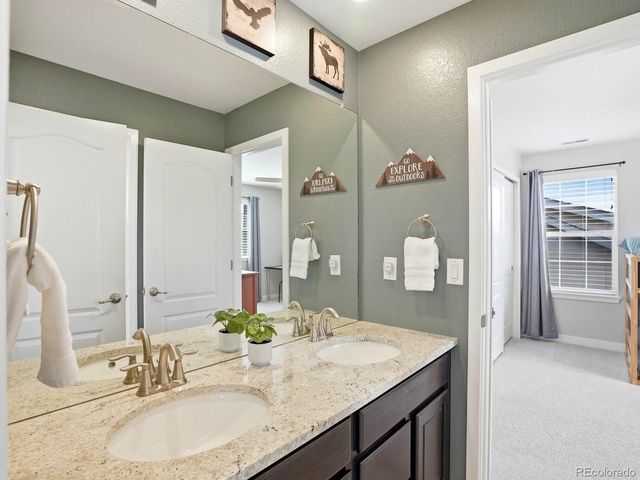 8275 Arapahoe Peak St, Littleton, CO 80125