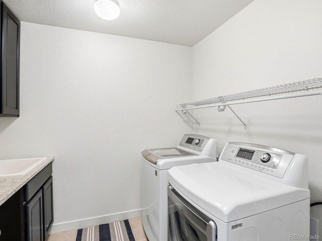 8275 Arapahoe Peak St, Littleton, CO 80125