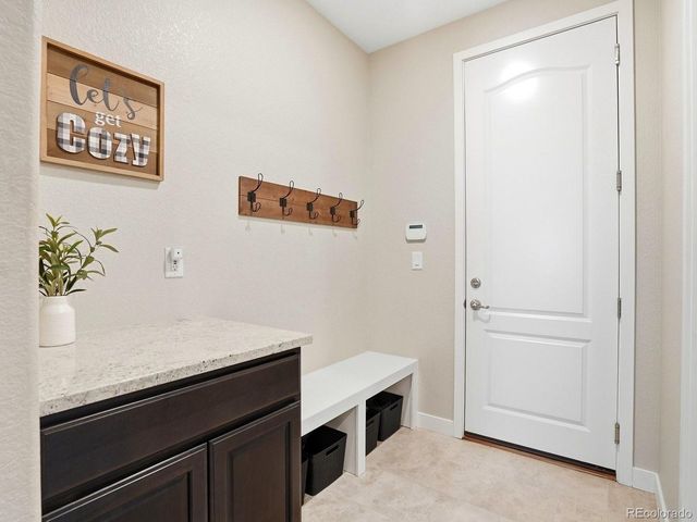 8275 Arapahoe Peak St, Littleton, CO 80125