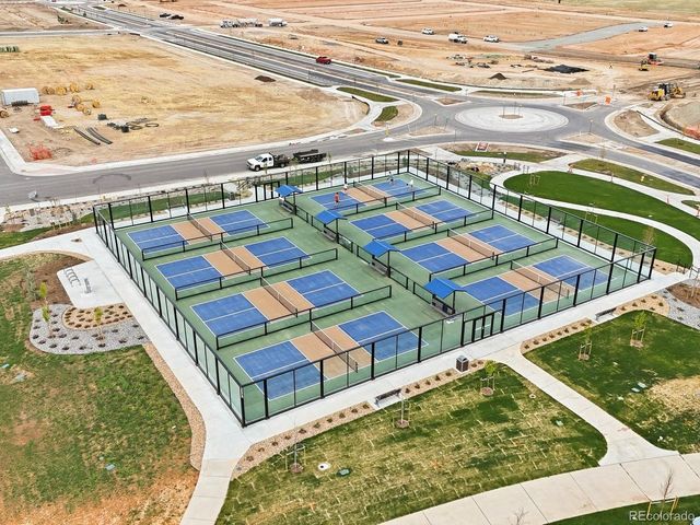 8275 Arapahoe Peak St, Littleton, CO 80125