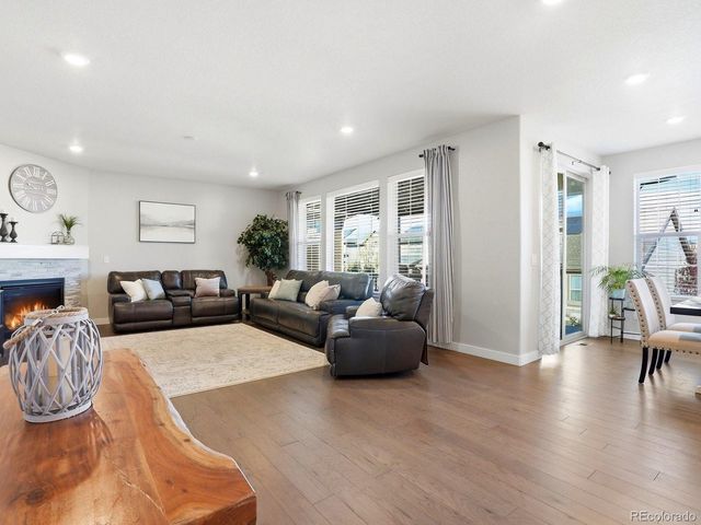 8275 Arapahoe Peak St, Littleton, CO 80125