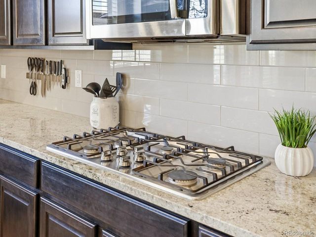 8275 Arapahoe Peak St, Littleton, CO 80125