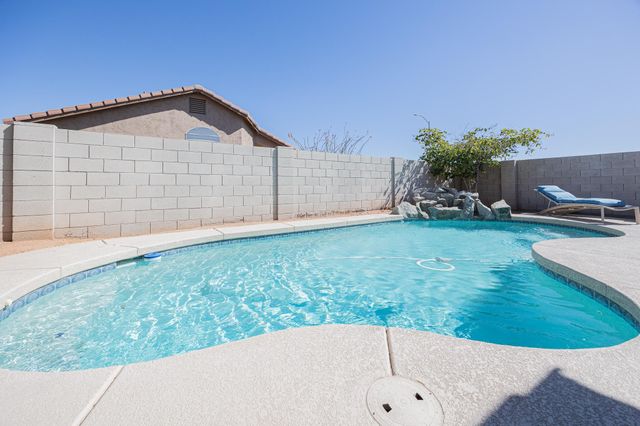 15614 N 34th Street, Phoenix, AZ 85032