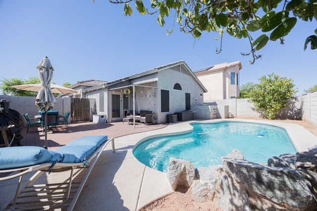 15614 N 34th Street, Phoenix, AZ 85032