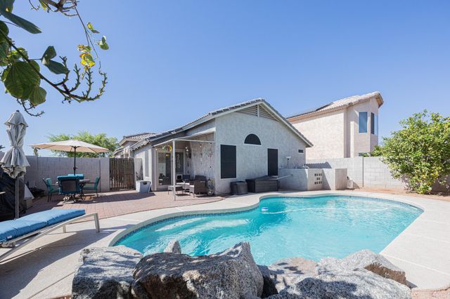 15614 N 34th Street, Phoenix, AZ 85032