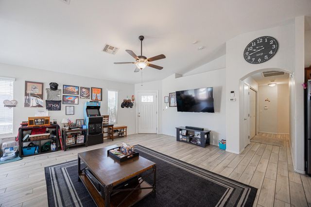 15614 N 34th Street, Phoenix, AZ 85032