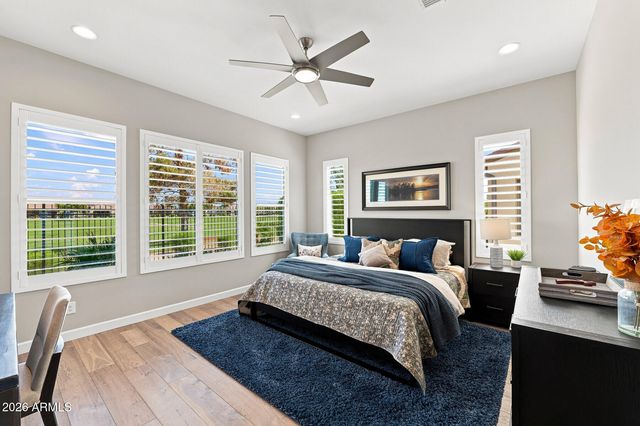 332 E BRACCIANO Avenue, San Tan Valley, AZ 85140