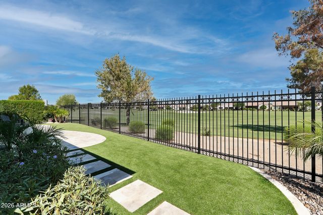 332 E BRACCIANO Avenue, San Tan Valley, AZ 85140