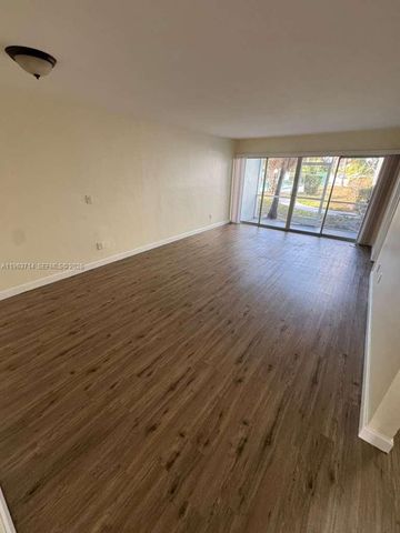 1505 Crescent Cir B21, Lake Park, FL 33403