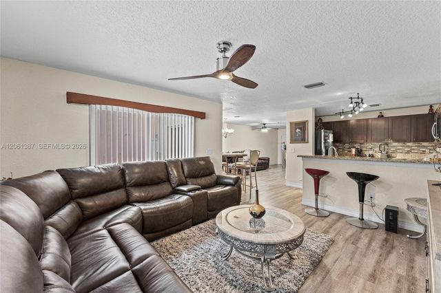 4044 Eastridge Cir, Deerfield Beach, FL 33064
