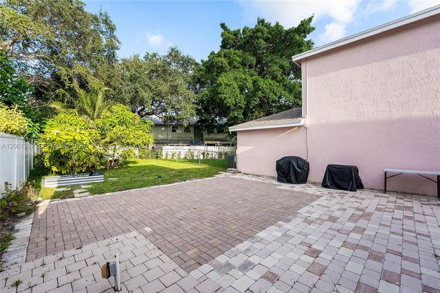 4044 Eastridge Cir, Deerfield Beach, FL 33064
