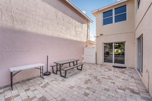 4044 Eastridge Cir, Deerfield Beach, FL 33064
