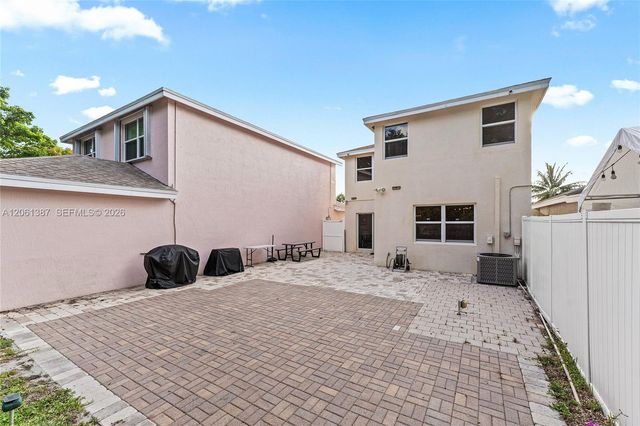 4044 Eastridge Cir, Deerfield Beach, FL 33064