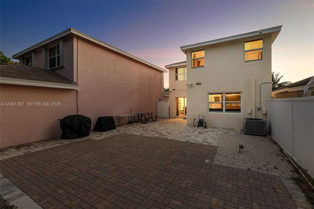4044 Eastridge Cir, Deerfield Beach, FL 33064