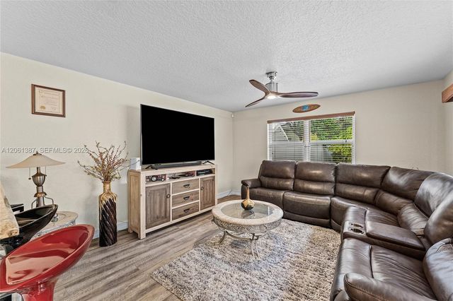 4044 Eastridge Cir, Deerfield Beach, FL 33064