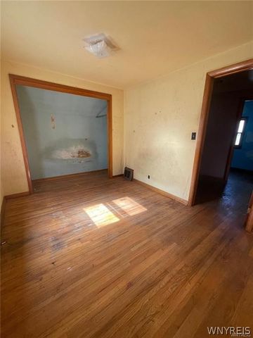 54 Sandrock Road, Buffalo, NY 14207