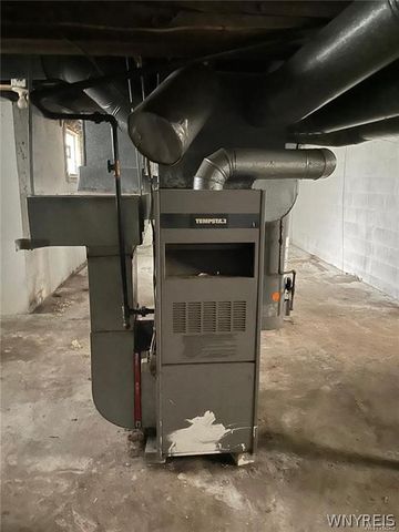 54 Sandrock Road, Buffalo, NY 14207