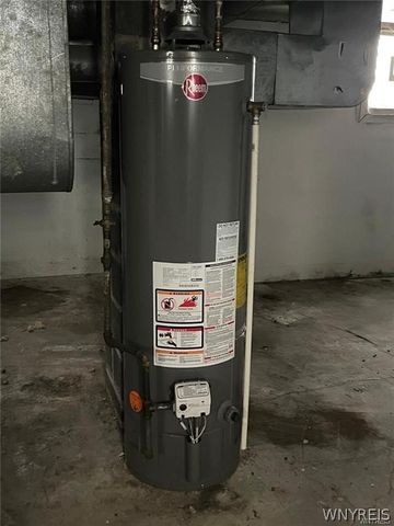 54 Sandrock Road, Buffalo, NY 14207