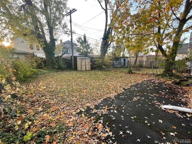 54 Sandrock Road, Buffalo, NY 14207