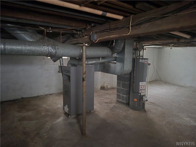 54 Sandrock Road, Buffalo, NY 14207