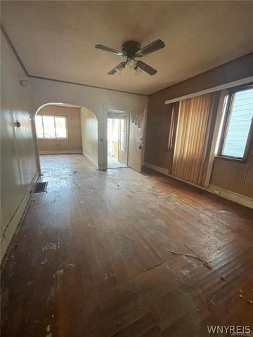 54 Sandrock Road, Buffalo, NY 14207