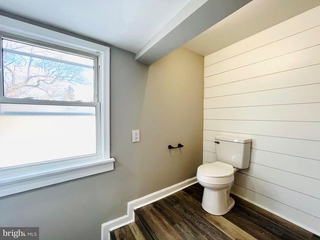 119 RAILROAD AVE, Swedesboro, NJ 08085