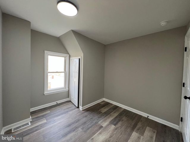 119 RAILROAD AVE, Swedesboro, NJ 08085