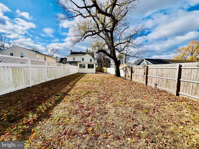 119 RAILROAD AVE, Swedesboro, NJ 08085