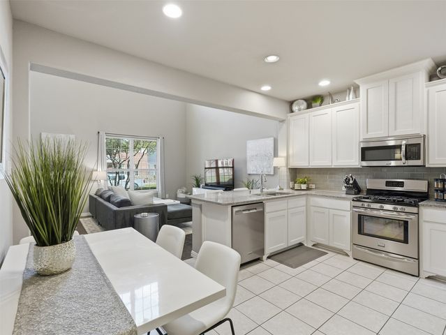 3915 Cascade Sky Drive, Arlington, TX 76005