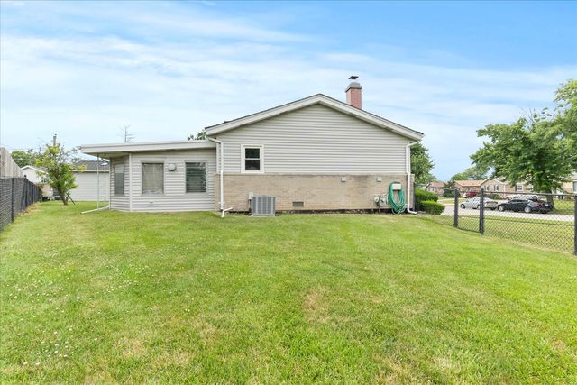 9160 S 88th Court, Hickory Hills, IL 60457