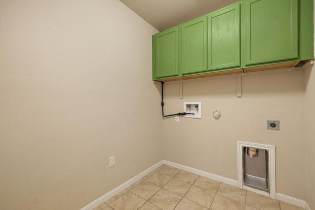 110 DENTON DR, Hutto, TX 78634
