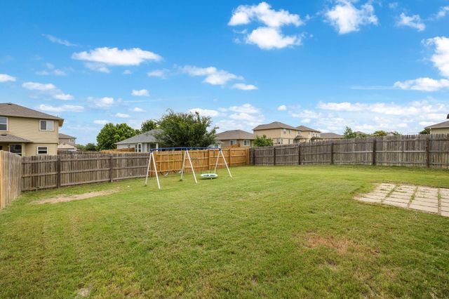 110 DENTON DR, Hutto, TX 78634