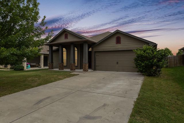 110 DENTON DR, Hutto, TX 78634