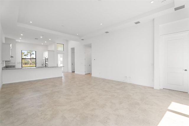 11267 SW Pietra Way, Port St. Lucie, FL 34987