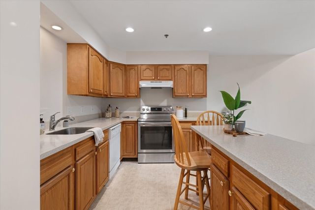169 Hillside Village Drive 169, West Boylston, MA 01583