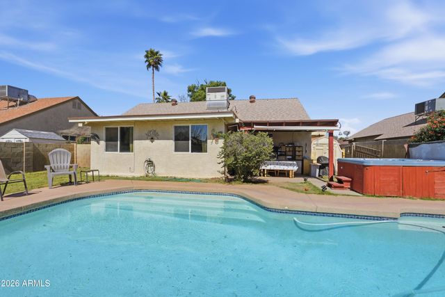 5527 W GARDEN Drive, Glendale, AZ 85304