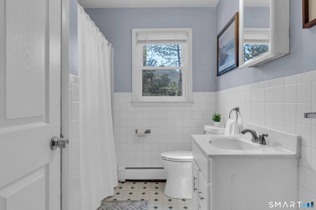44 Palmer Woods Circle, Branford, CT 06405