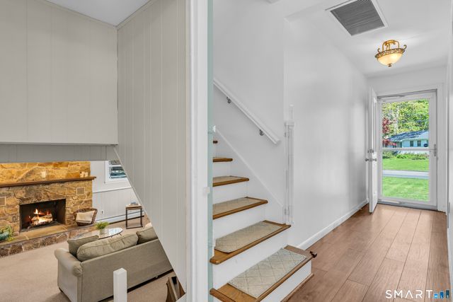 44 Palmer Woods Circle, Branford, CT 06405